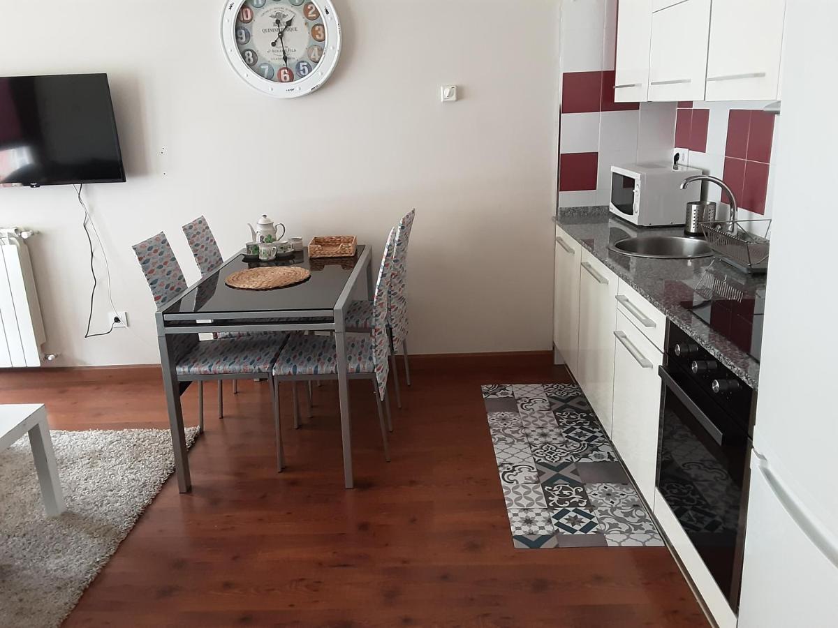 Apartamento Cine Colon 2 Рибадео Екстериор снимка