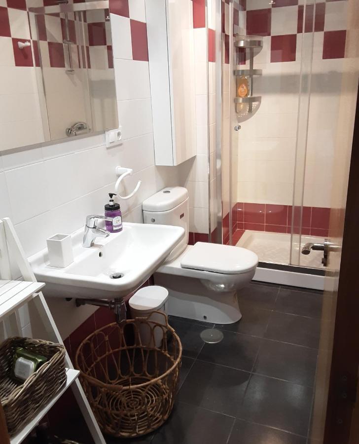 Apartamento Cine Colon 2 Рибадео Екстериор снимка