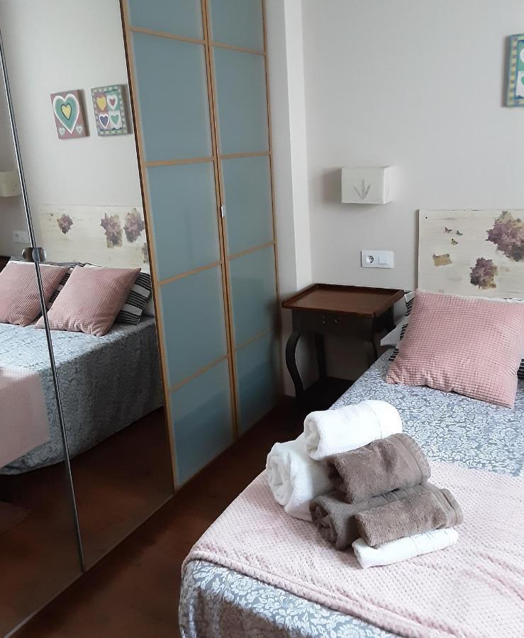 Apartamento Cine Colon 2 Рибадео Екстериор снимка