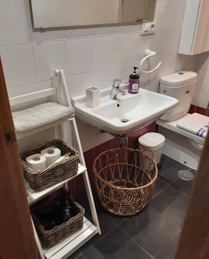 Apartamento Cine Colon 2 Рибадео Екстериор снимка
